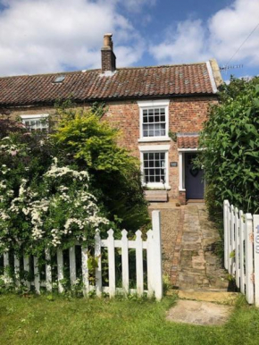 Country cottage close to the sea